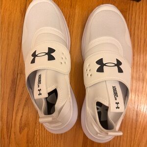 Under Armour Sneakers